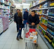 Mediaș: Clubul Rotaract și Tinerii maghiari au donat în cadrul campaniei umanitare „Hrănește un zâmbet”