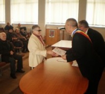 Mediaș: Persoanele vârstnice şi cuplurile care aniversează 50 de ani de căsătorie vor fi premiate de municipalitate