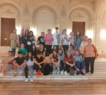 Elevi din Copșa Mică, în vizită la Parlamentul României