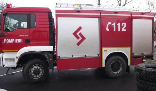Un autocamion a luat foc în municipiul Sibiu