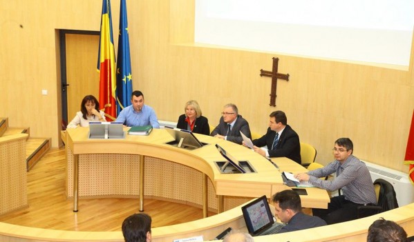 Dezbatere despre Autostrada Sibiu-Piteşti la Consiliul Judeţean Sibiu