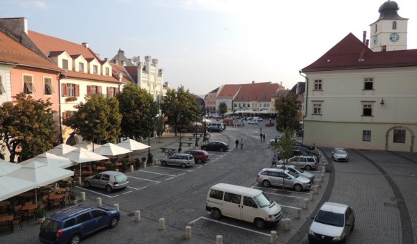 Sibiu: Parcarea din Piața Mică, închisă în perioada 2–4 septembrie