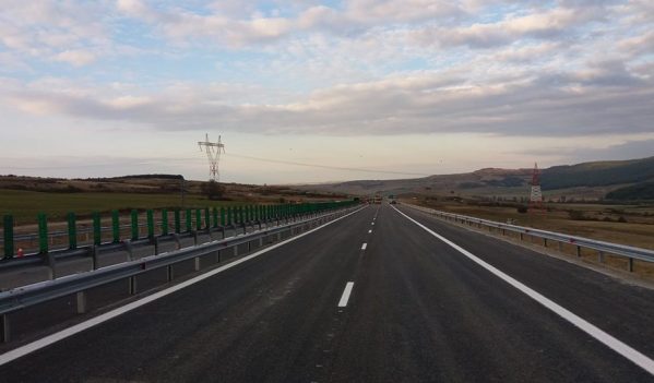Traficul redeschis astăzi pe tronsonul Cunța-Săliște al autostrăzii Sibiu-Orăştie