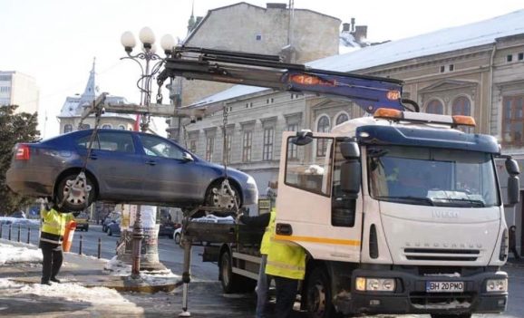 Sibiu: Din 1 aprilie, mașinile staționate neregulamentar vor fi ridicate