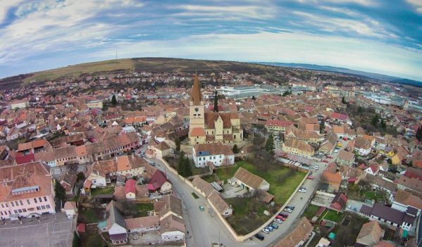 Cisnădie are cel mai mare panou de escaladă din judeţul Sibiu