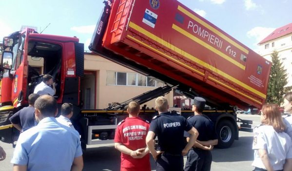 Camion și container pentru căutarea și salvarea persoanelor, în dotarea ISU SIBIU