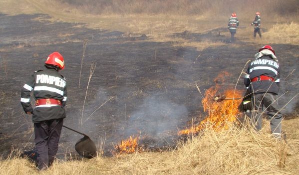 ISU Sibiu: Atenție la incendiile de vegetație uscată!