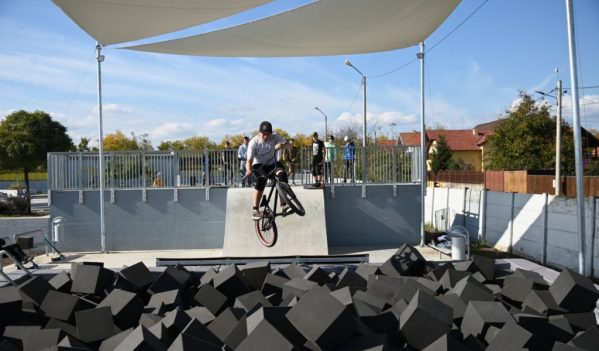 Skate park-ul de lângă Piața Obor din Sibiu are o nouă instalație