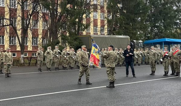 Ceremonie militară în Sibiu de înmânare a Drapelului de Luptă Regimentului 46 Sprijin